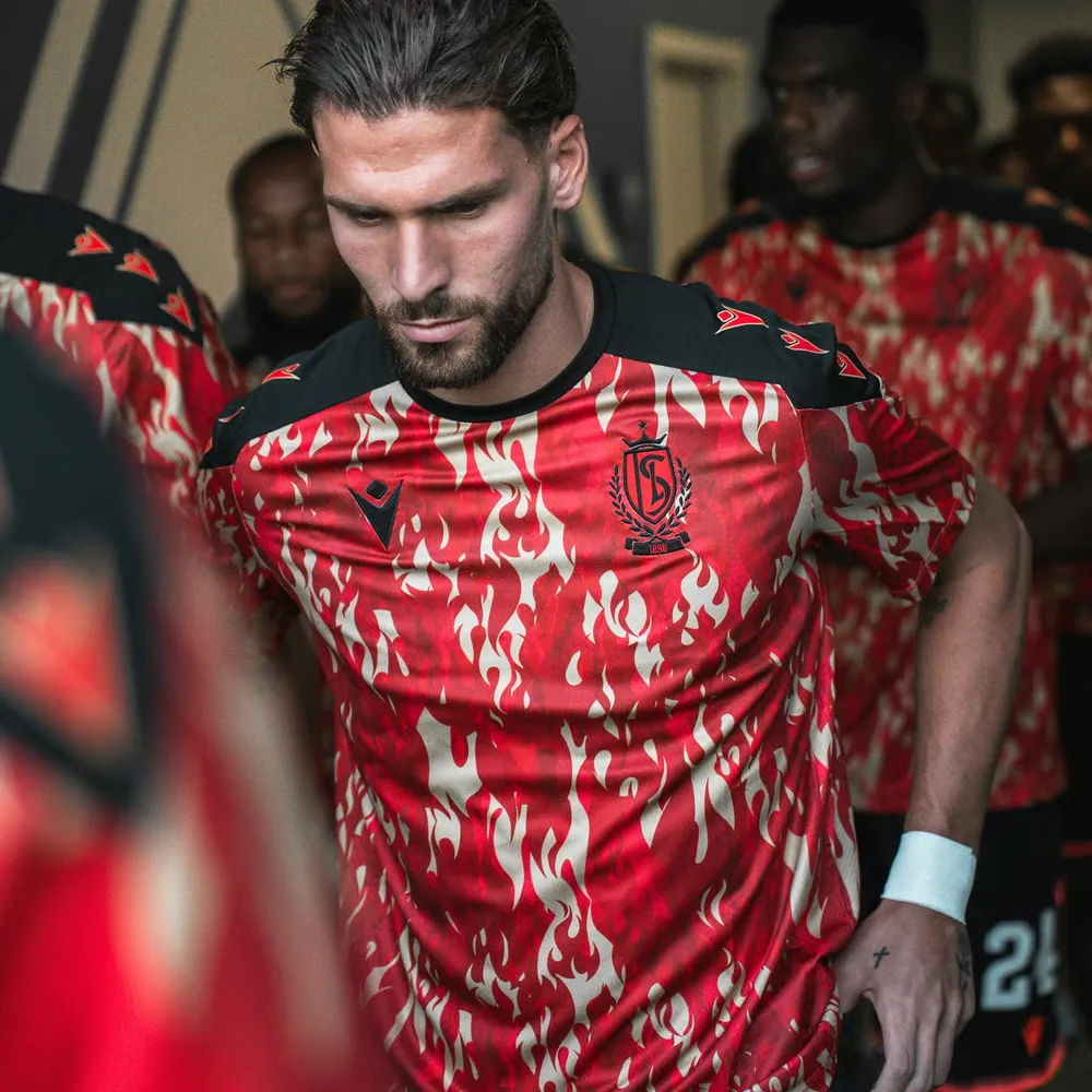 2626983_D01A8B72-85B5-7A1B-4406-4D1C53C28A4F