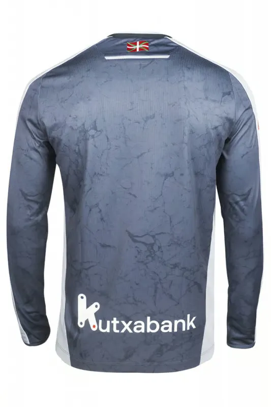 2626990_D3CC2C16-8FD9-D0A0-6908-47D118462DB2